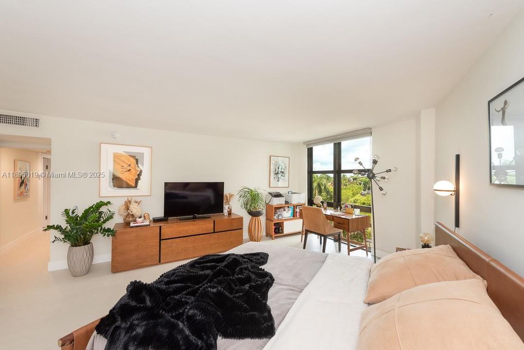 待售: $1,770,000 (2 贝兹, 2 浴室, 1782 平方英尺)