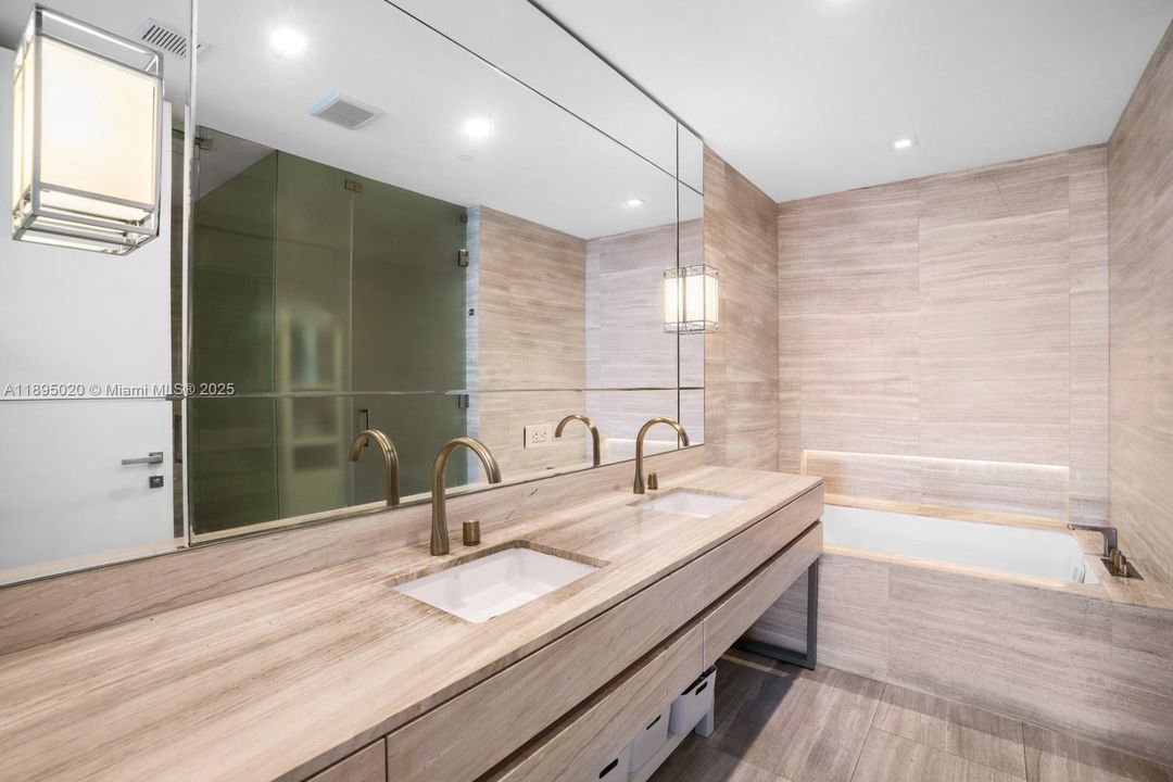 На продажу: $4,375,000 (3 спален, 5 ванн, 2468 Квадратных фут)