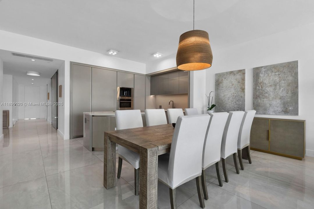 На продажу: $4,375,000 (3 спален, 5 ванн, 2468 Квадратных фут)