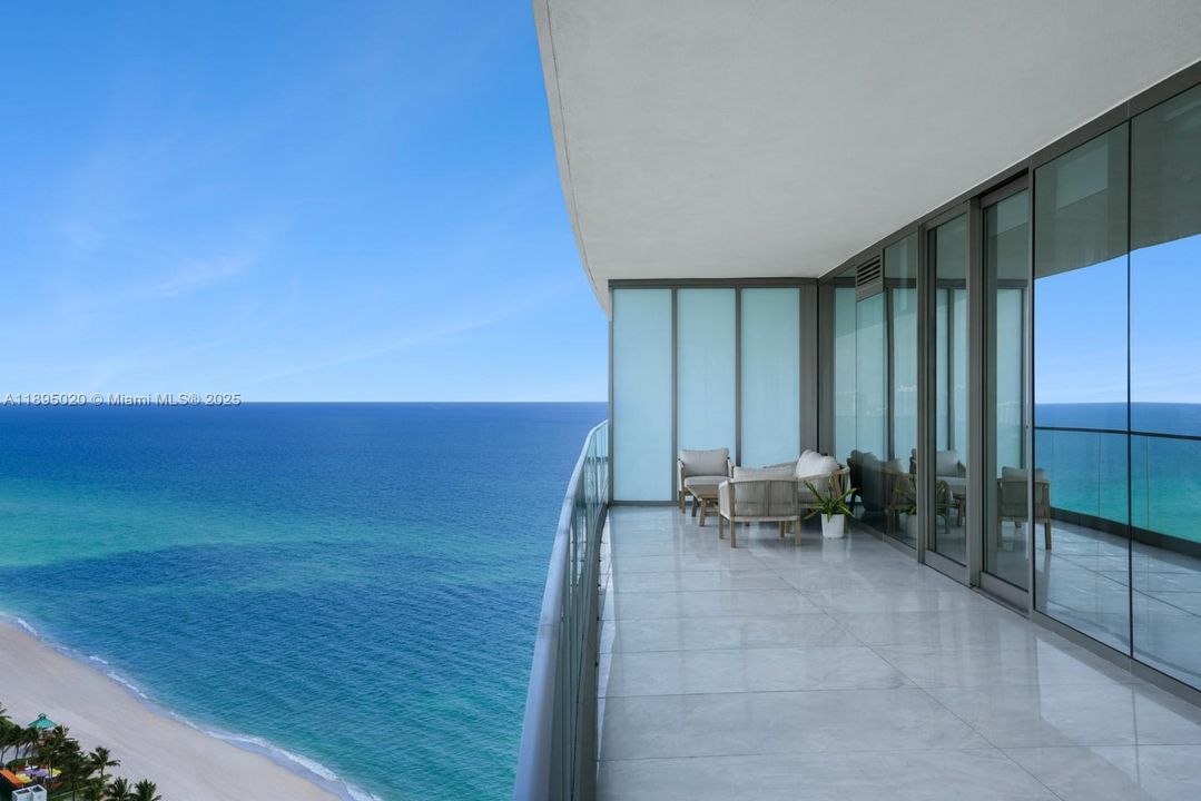 На продажу: $4,375,000 (3 спален, 5 ванн, 2468 Квадратных фут)