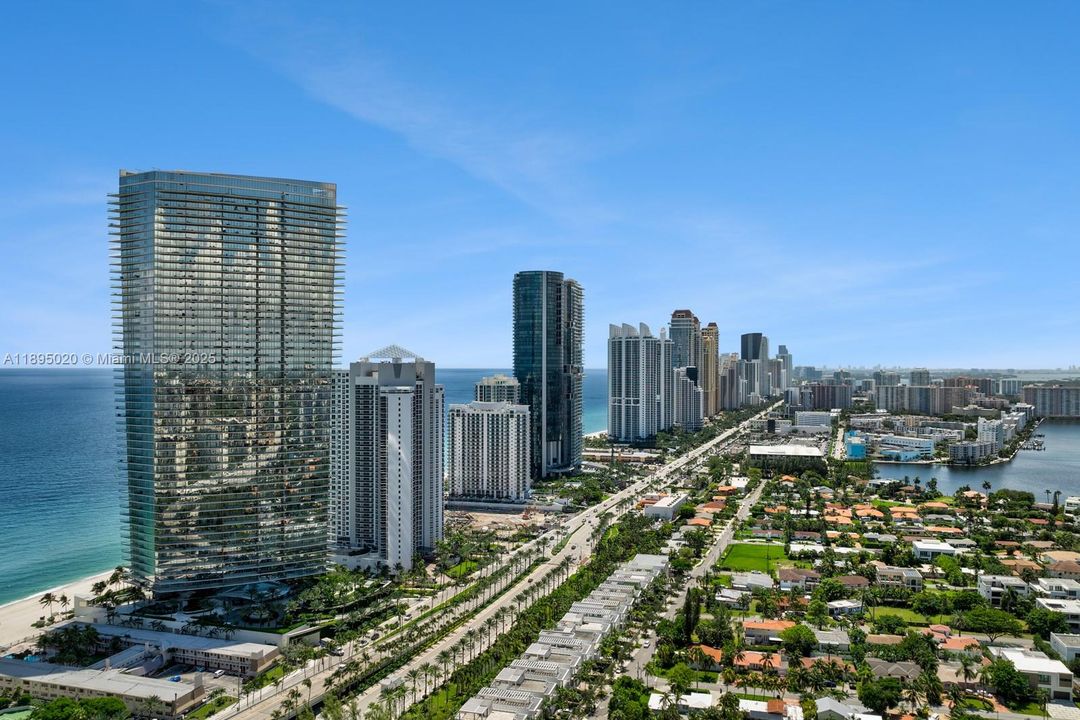 На продажу: $4,375,000 (3 спален, 5 ванн, 2468 Квадратных фут)