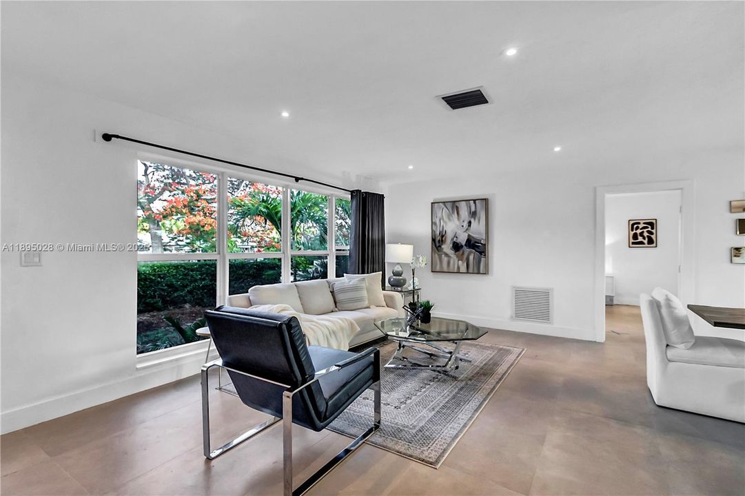 For Sale: $975,000 (3 beds, 2 baths, 1272 Square Feet)