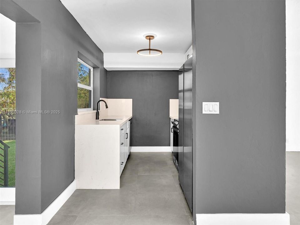 For Sale: $975,000 (3 beds, 2 baths, 1272 Square Feet)