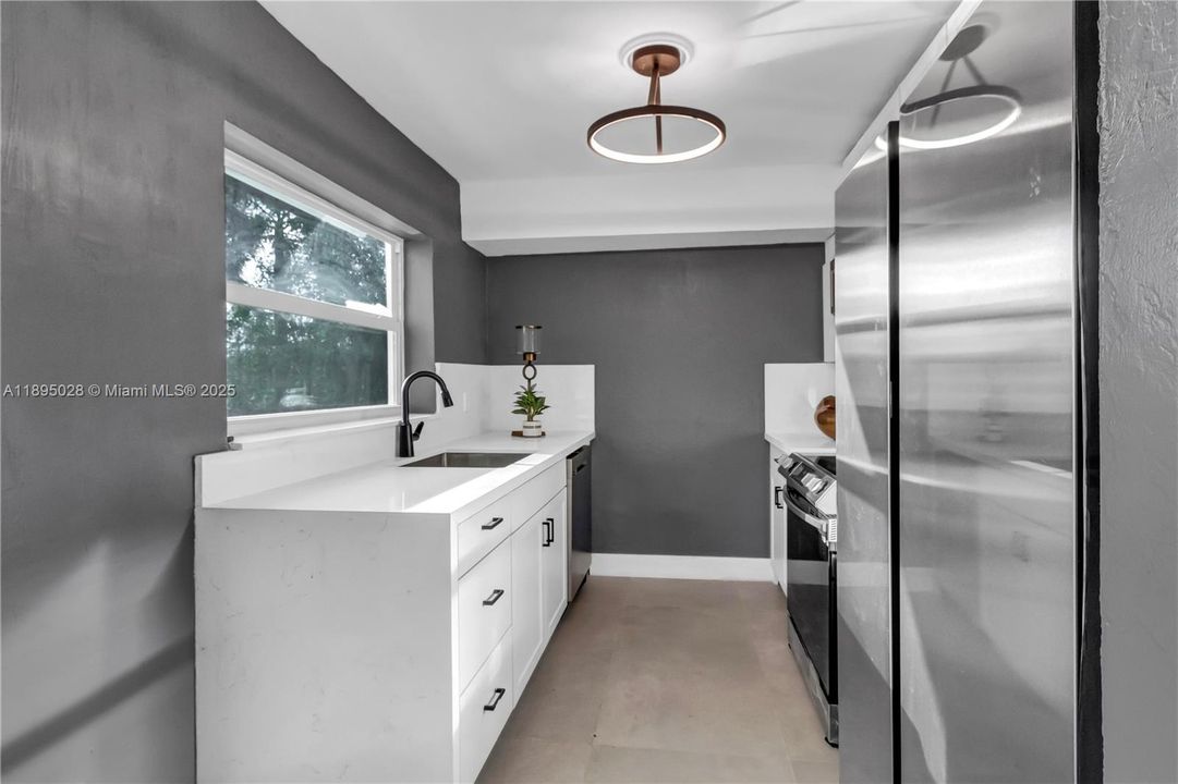 For Sale: $975,000 (3 beds, 2 baths, 1272 Square Feet)