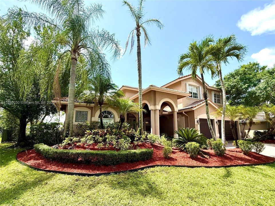 For Rent: $11,999 (5 beds, 4 baths, 4335 Square Feet)