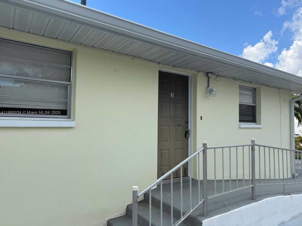 Recently Rented: $1,300 (2 beds, 1 baths, 0 Square Feet)