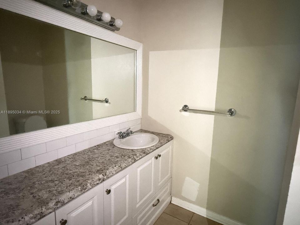 Recently Rented: $1,300 (2 beds, 1 baths, 0 Square Feet)