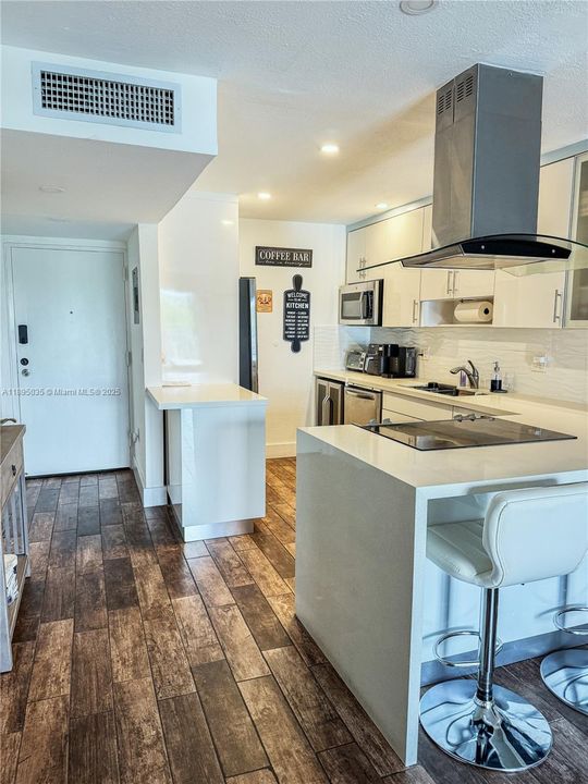 For Rent: $2,500 (1 beds, 1 baths, 800 Square Feet)