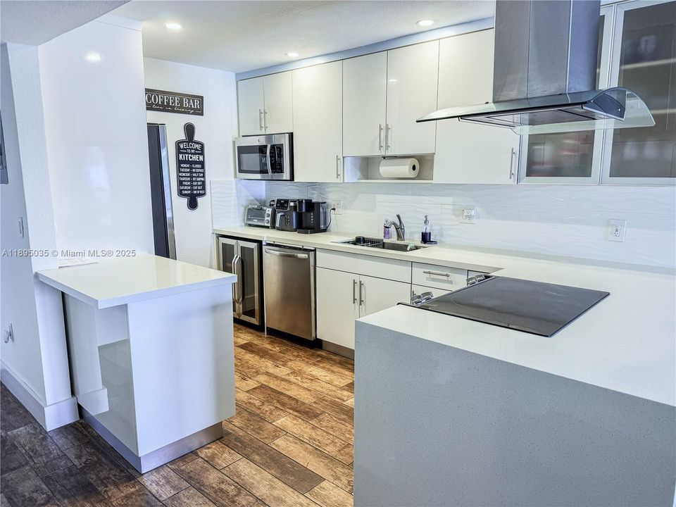 For Rent: $2,500 (1 beds, 1 baths, 800 Square Feet)