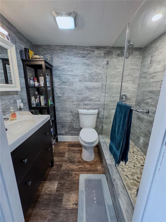 For Rent: $2,500 (1 beds, 1 baths, 800 Square Feet)