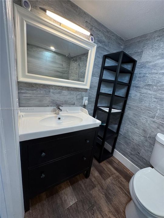 For Rent: $2,500 (1 beds, 1 baths, 800 Square Feet)