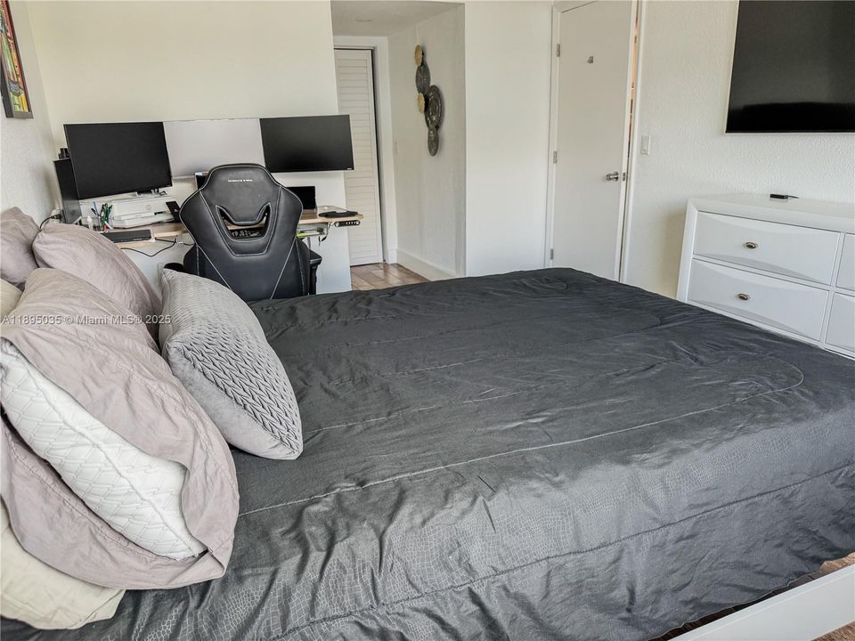 For Rent: $2,500 (1 beds, 1 baths, 800 Square Feet)