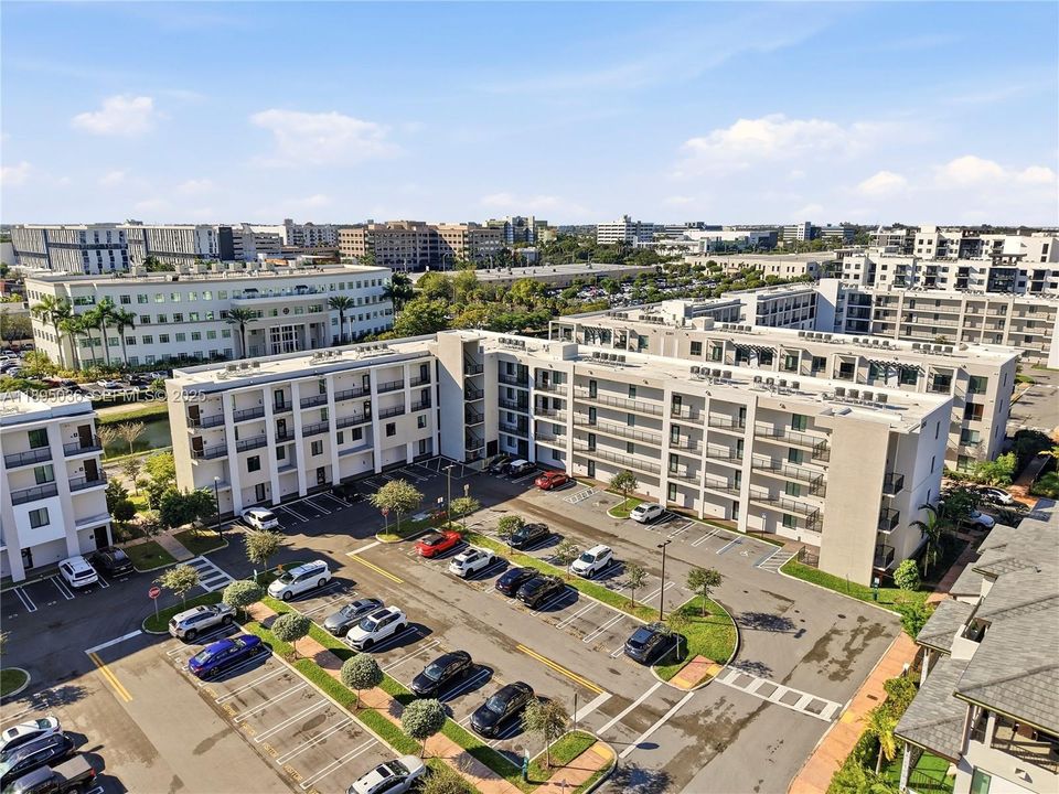 En Venta: $502,000 (2 camas, 2 baños, 1124 Pies cuadrados)