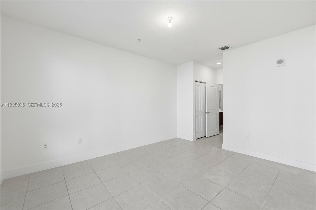 En Venta: $502,000 (2 camas, 2 baños, 1124 Pies cuadrados)