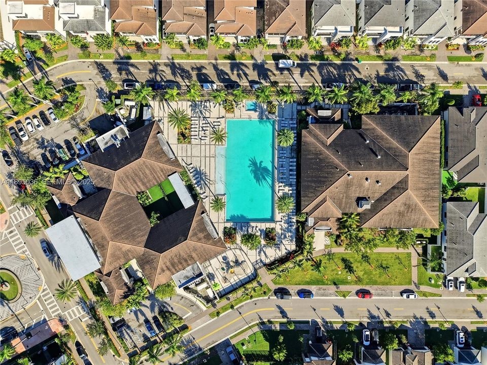 En Venta: $502,000 (2 camas, 2 baños, 1124 Pies cuadrados)