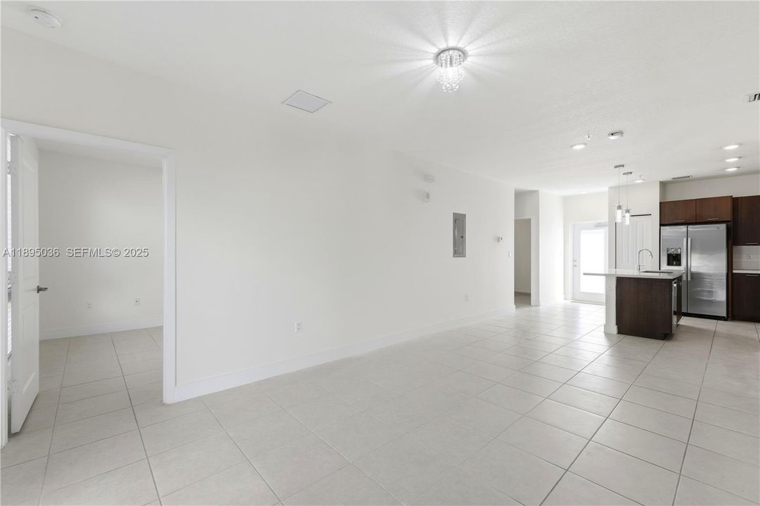 En Venta: $502,000 (2 camas, 2 baños, 1124 Pies cuadrados)