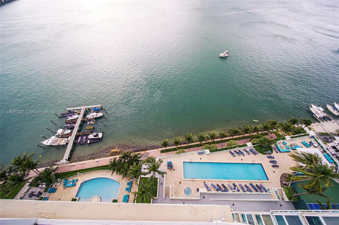 待售: $1,575,000 (2 贝兹, 2 浴室, 1372 平方英尺)