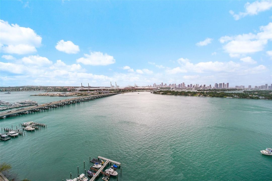 待售: $1,575,000 (2 贝兹, 2 浴室, 1372 平方英尺)