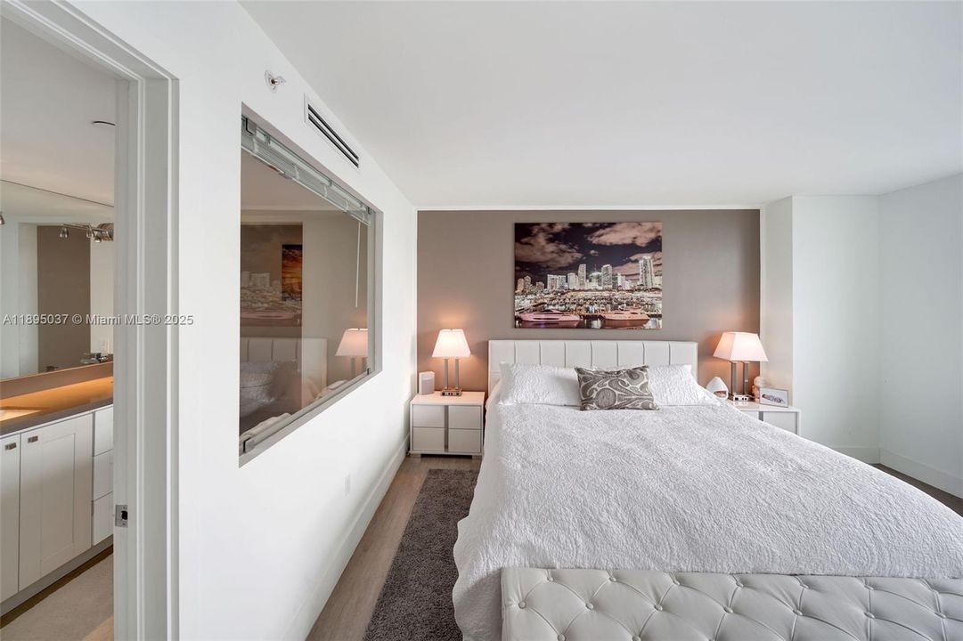 待售: $1,575,000 (2 贝兹, 2 浴室, 1372 平方英尺)