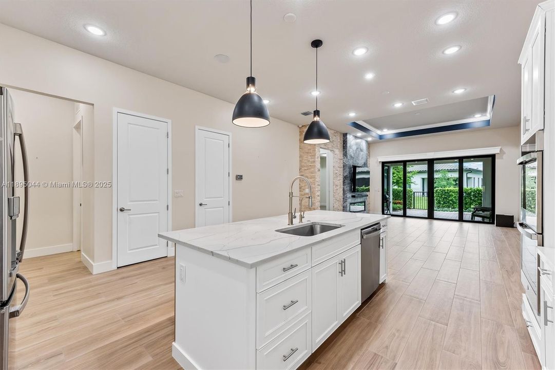 Недавно продано: $649,999 (3 спален, 2 ванн, 1724 Квадратных фут)