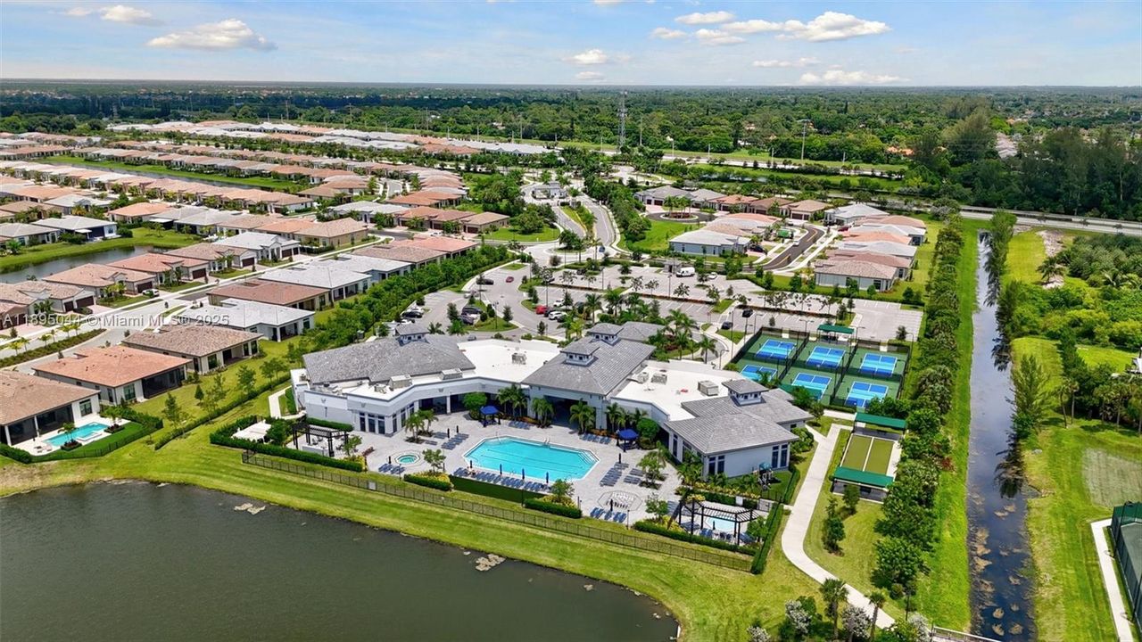 Недавно продано: $649,999 (3 спален, 2 ванн, 1724 Квадратных фут)