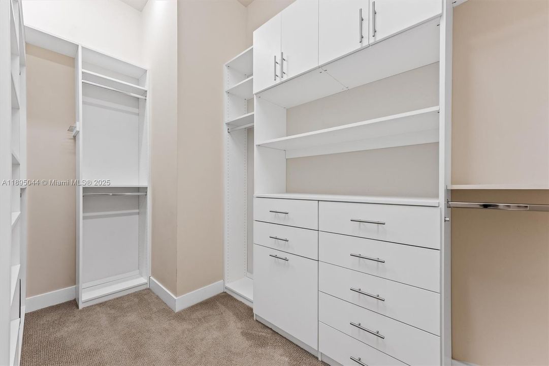 Недавно продано: $649,999 (3 спален, 2 ванн, 1724 Квадратных фут)