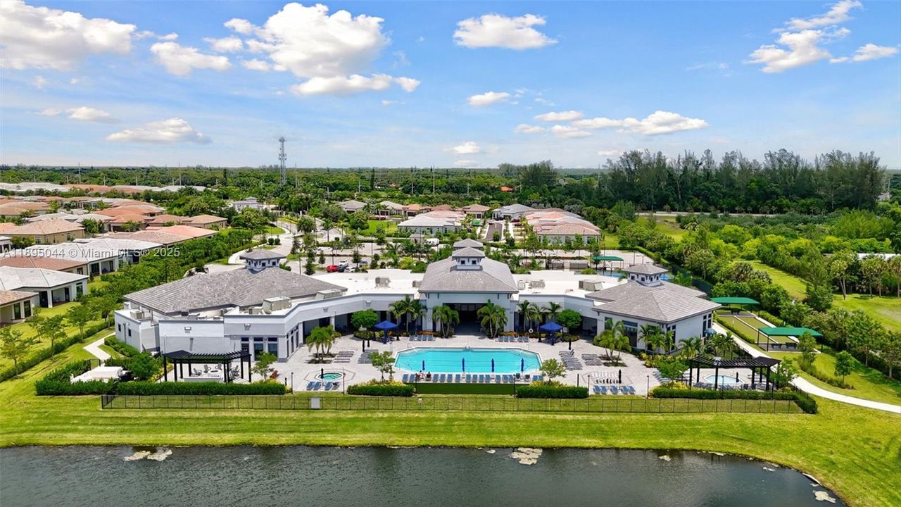 Недавно продано: $649,999 (3 спален, 2 ванн, 1724 Квадратных фут)