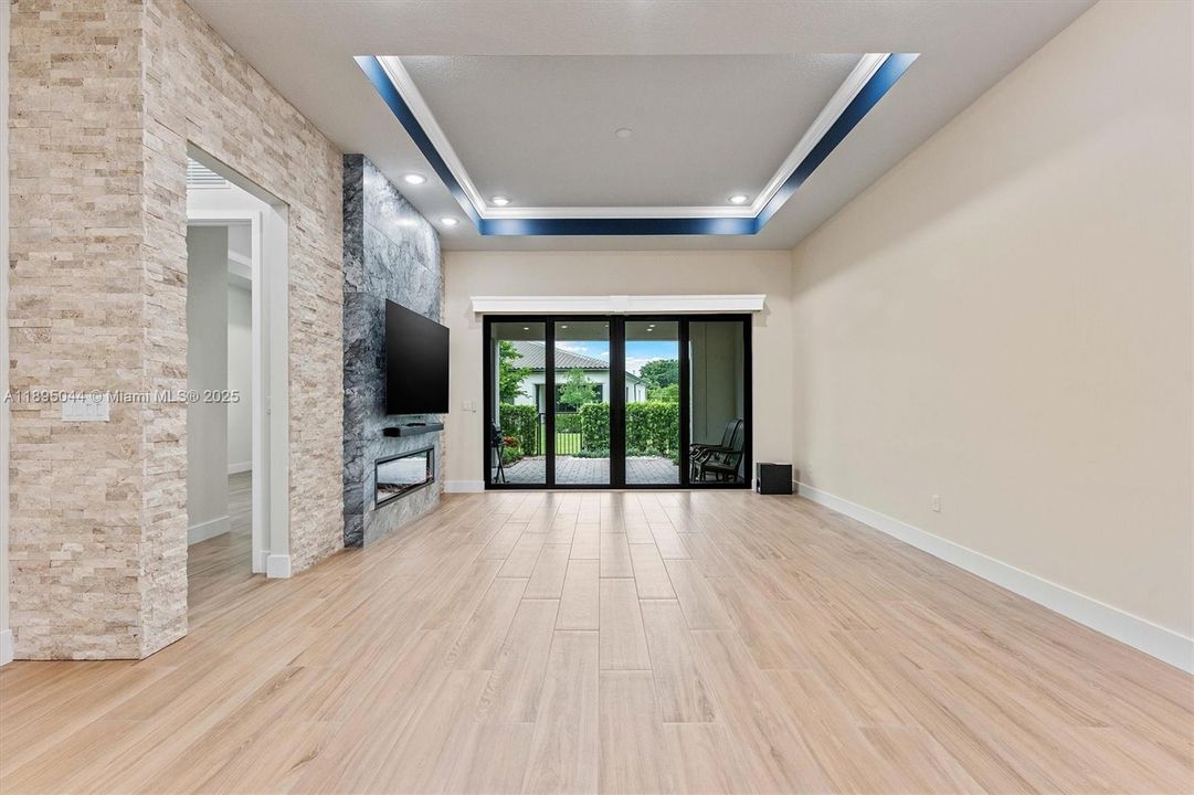 Недавно продано: $649,999 (3 спален, 2 ванн, 1724 Квадратных фут)