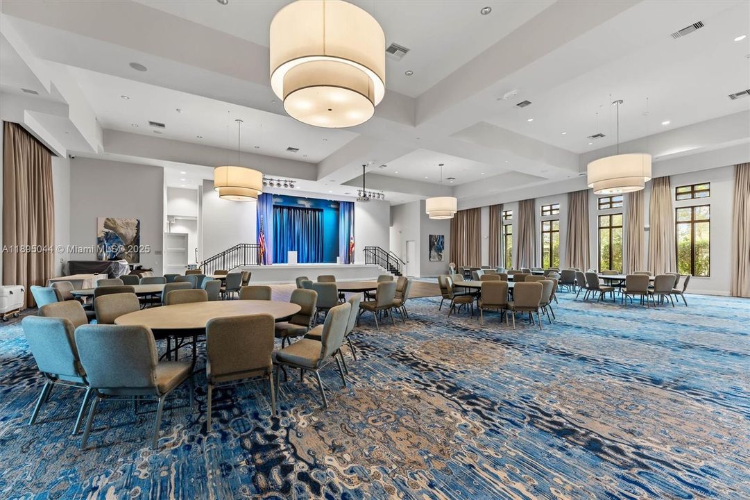 Недавно продано: $649,999 (3 спален, 2 ванн, 1724 Квадратных фут)