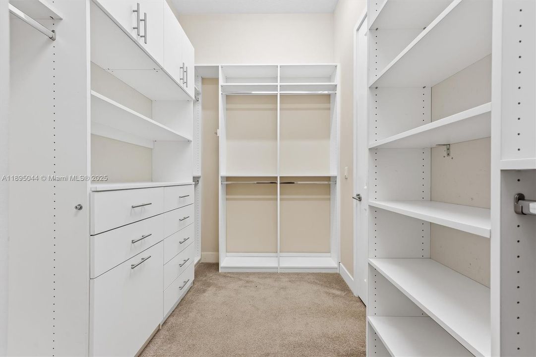 Недавно продано: $649,999 (3 спален, 2 ванн, 1724 Квадратных фут)