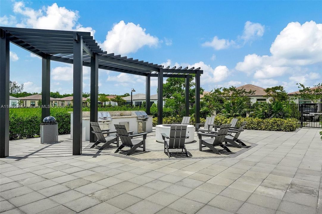 Недавно продано: $649,999 (3 спален, 2 ванн, 1724 Квадратных фут)