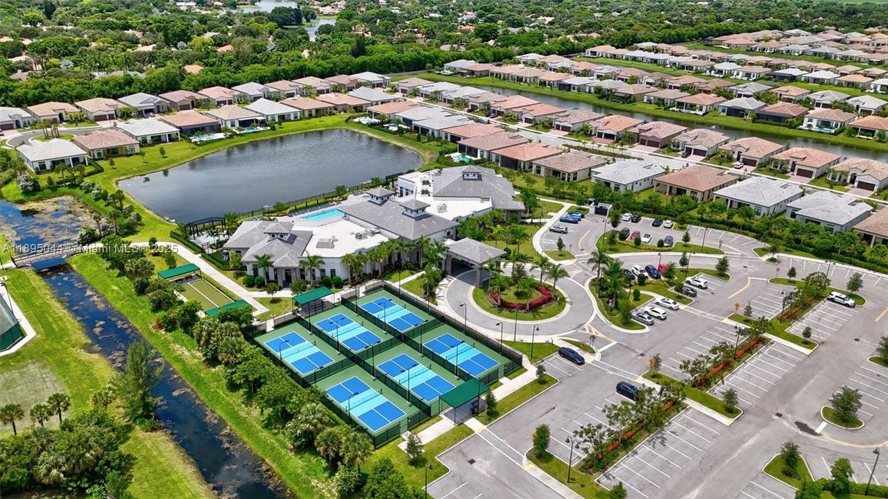 Недавно продано: $649,999 (3 спален, 2 ванн, 1724 Квадратных фут)