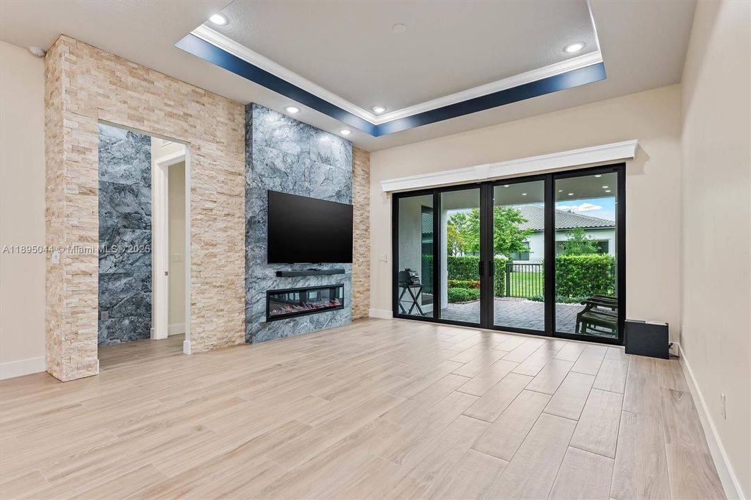 Недавно продано: $649,999 (3 спален, 2 ванн, 1724 Квадратных фут)