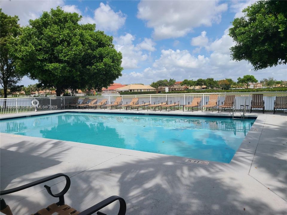 Active With Contract: $365,000 (2 beds, 2 baths, 1260 Square Feet)