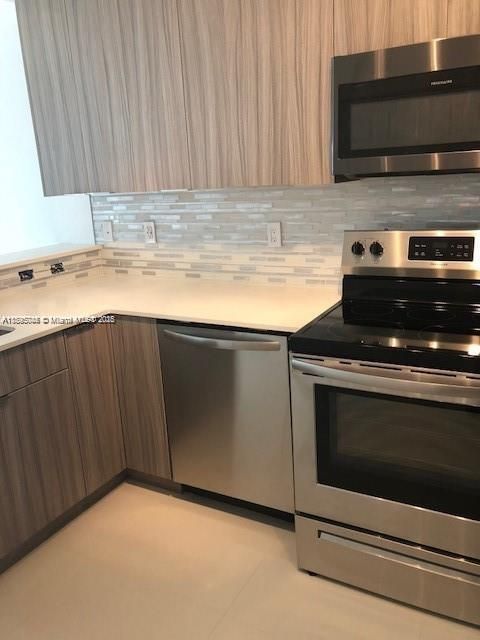 Active With Contract: $365,000 (2 beds, 2 baths, 1260 Square Feet)