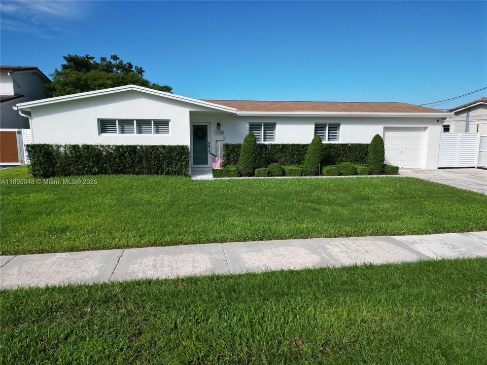 Active With Contract: $1,155,000 (4 beds, 2 baths, 1988 Square Feet)