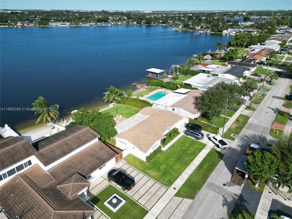 Active With Contract: $1,155,000 (4 beds, 2 baths, 1988 Square Feet)