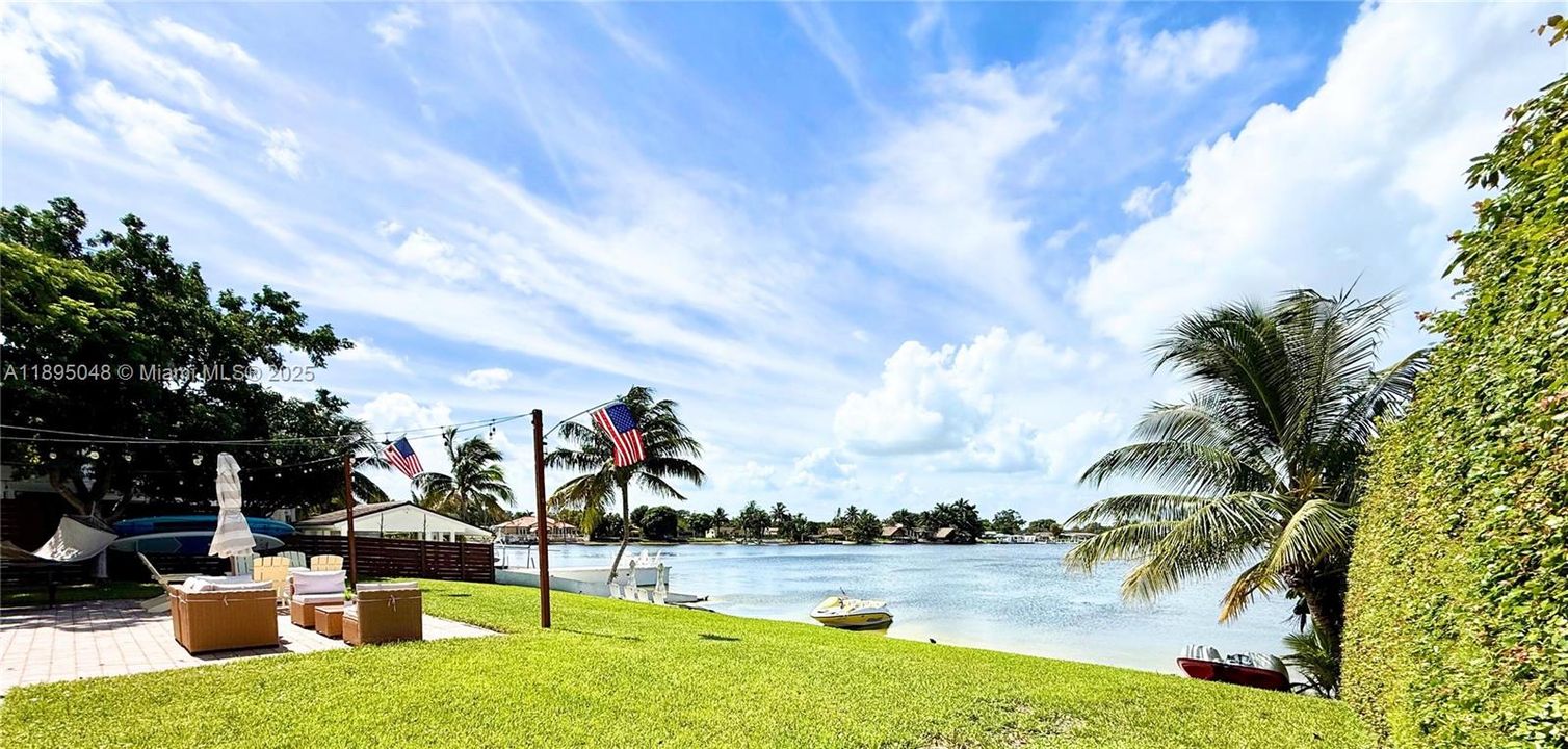 Active With Contract: $1,155,000 (4 beds, 2 baths, 1988 Square Feet)