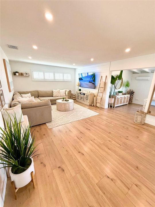 Active With Contract: $1,155,000 (4 beds, 2 baths, 1988 Square Feet)