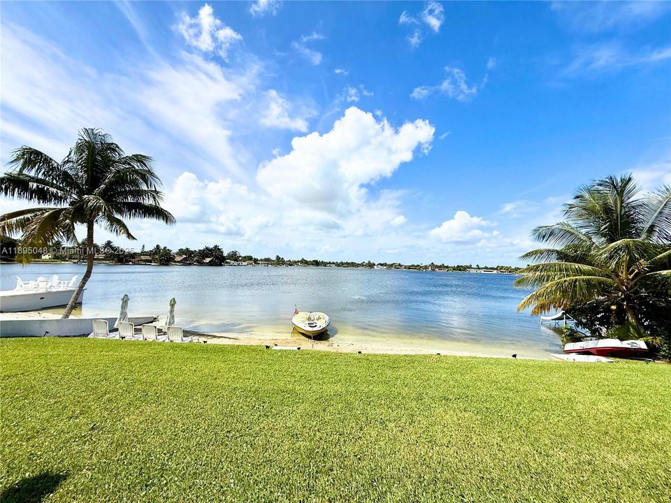 Active With Contract: $1,155,000 (4 beds, 2 baths, 1988 Square Feet)