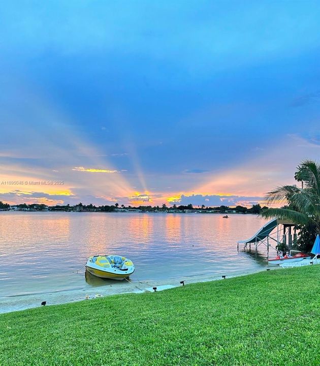 Active With Contract: $1,155,000 (4 beds, 2 baths, 1988 Square Feet)