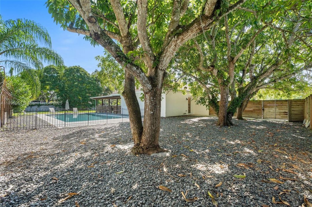 En Renta: $7,900 (3 camas, 2 baños, 2124 Pies cuadrados)