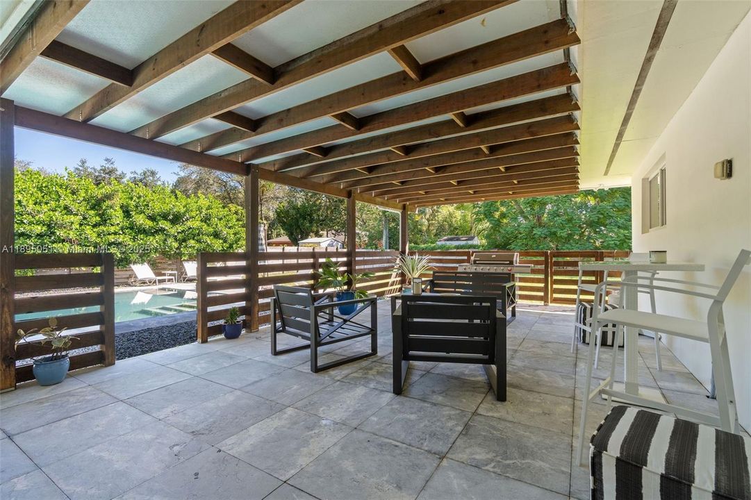 En Renta: $7,900 (3 camas, 2 baños, 2124 Pies cuadrados)