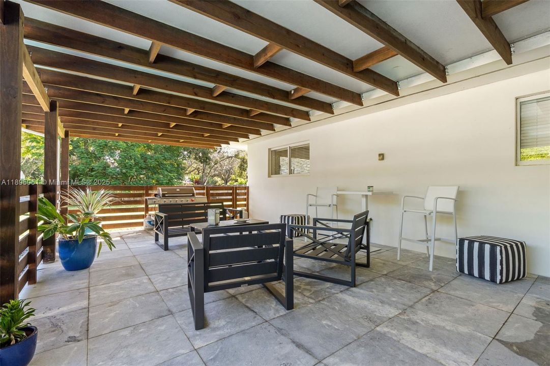 En Renta: $7,900 (3 camas, 2 baños, 2124 Pies cuadrados)