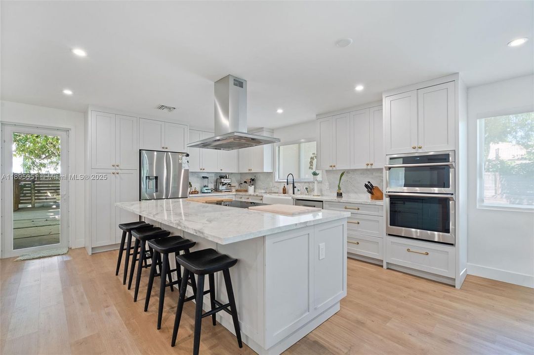 En Renta: $7,900 (3 camas, 2 baños, 2124 Pies cuadrados)