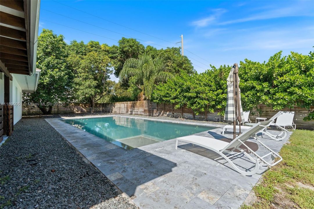 En Renta: $7,900 (3 camas, 2 baños, 2124 Pies cuadrados)