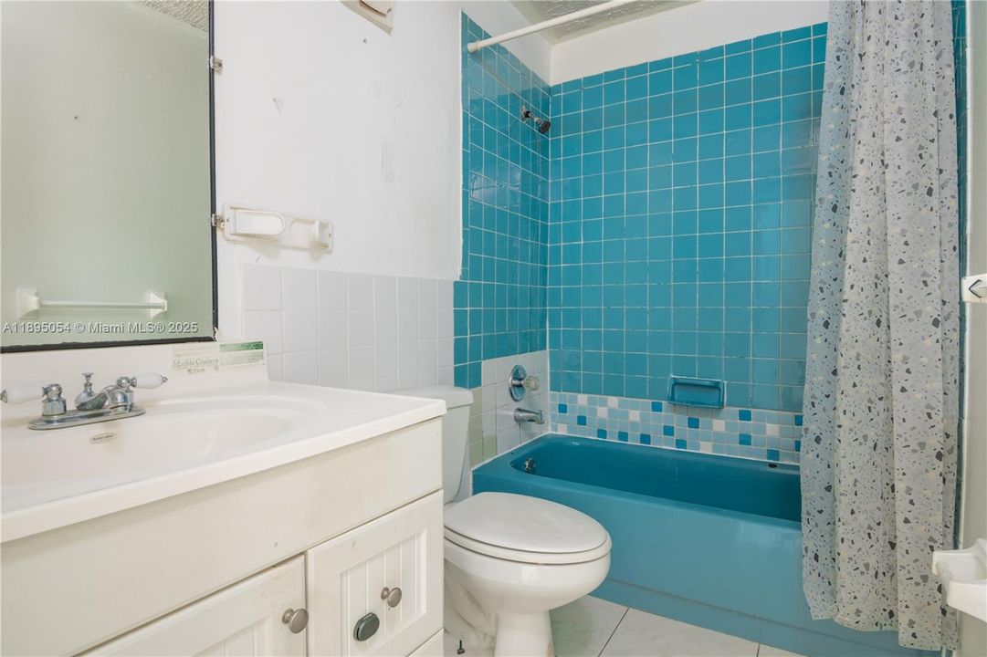 Active With Contract: $219,000 (2 beds, 2 baths, 1060 Square Feet)