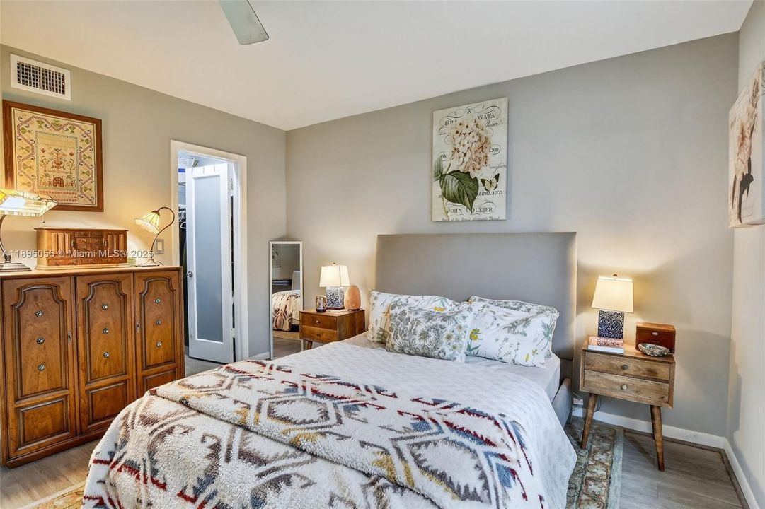 На продажу: $149,900 (1 спален, 1 ванн, 750 Квадратных фут)