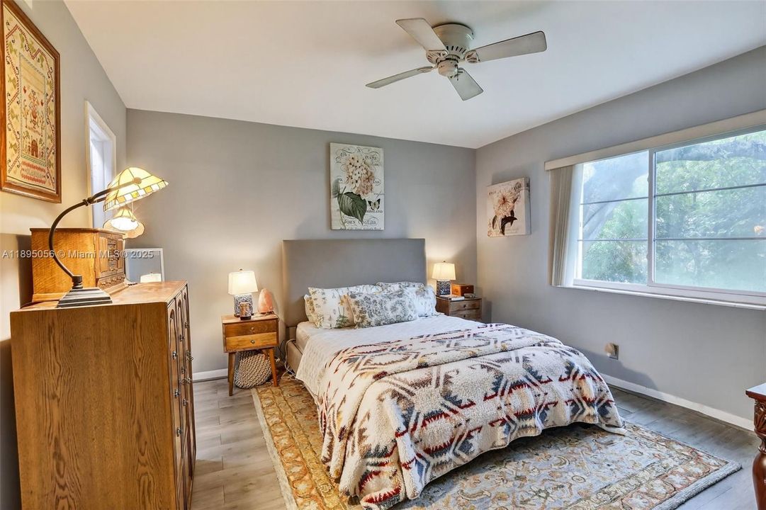 На продажу: $149,900 (1 спален, 1 ванн, 750 Квадратных фут)