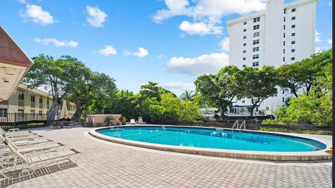 На продажу: $149,900 (1 спален, 1 ванн, 750 Квадратных фут)